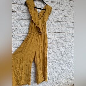 ⭐️flutter sleeve yellow jumpsuit (L)